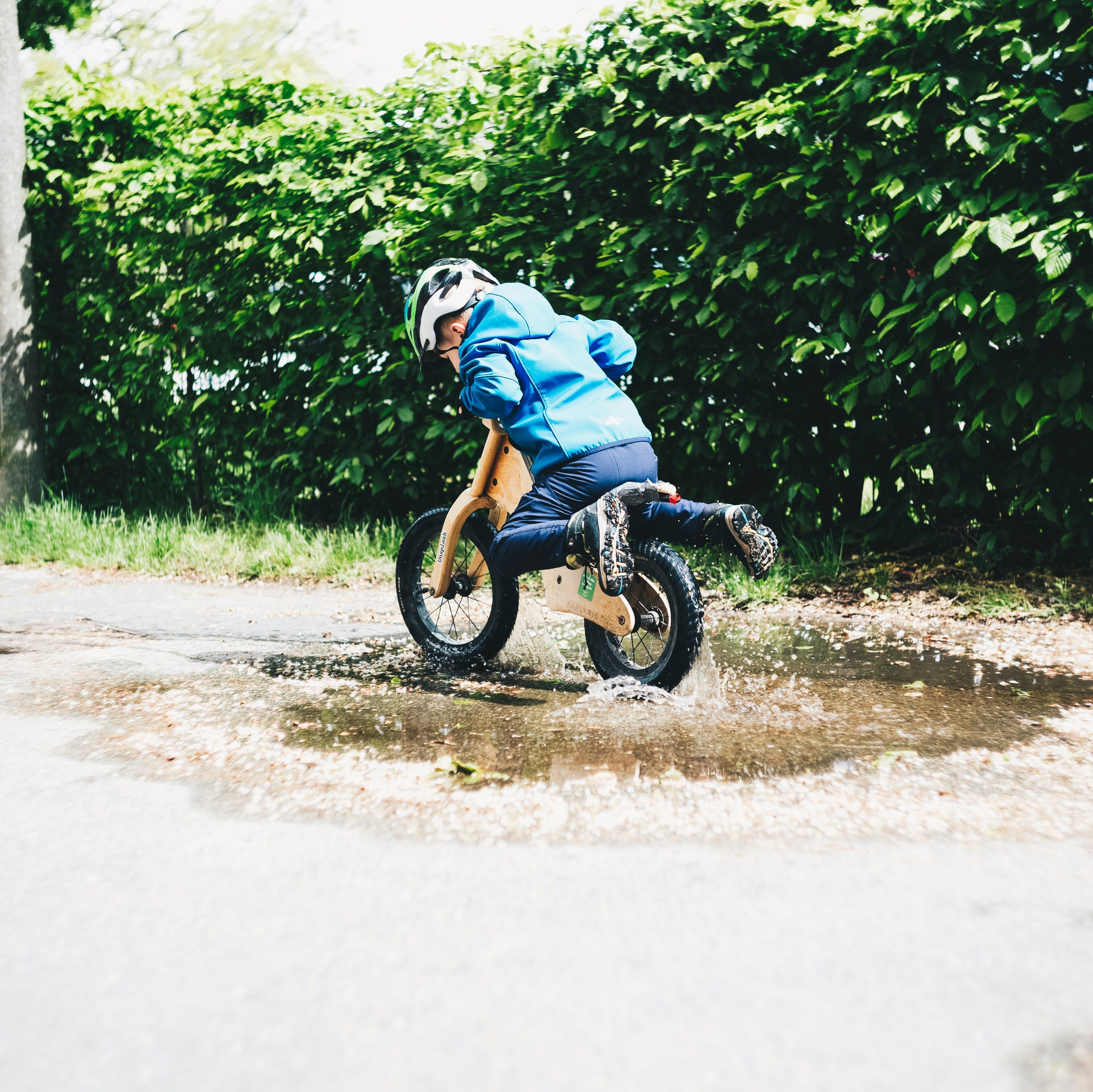 Protección para bicicleta y patines que deben usar los niños