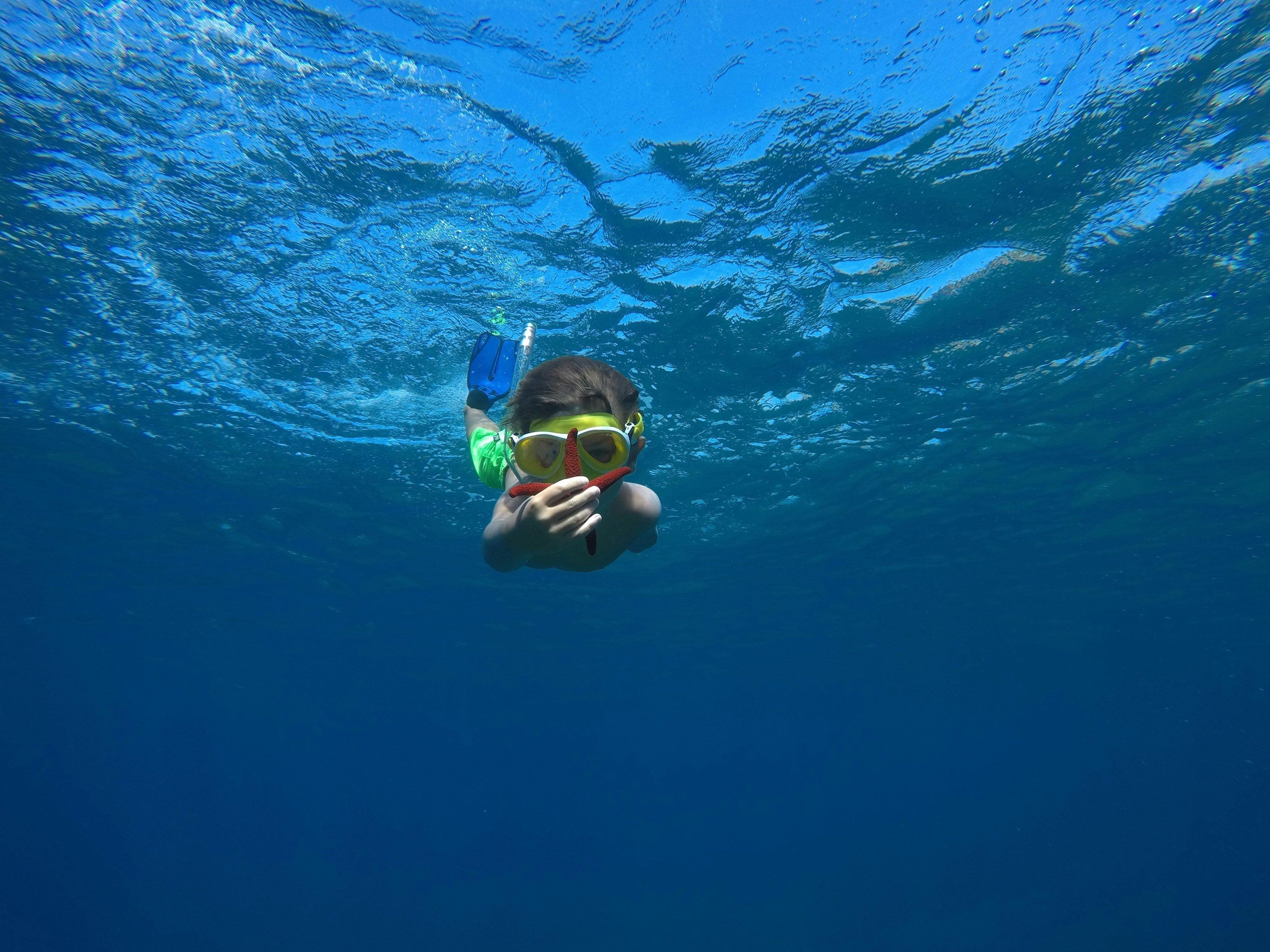 Buceo para niños: claves y consejos para este mágico deporte acuático