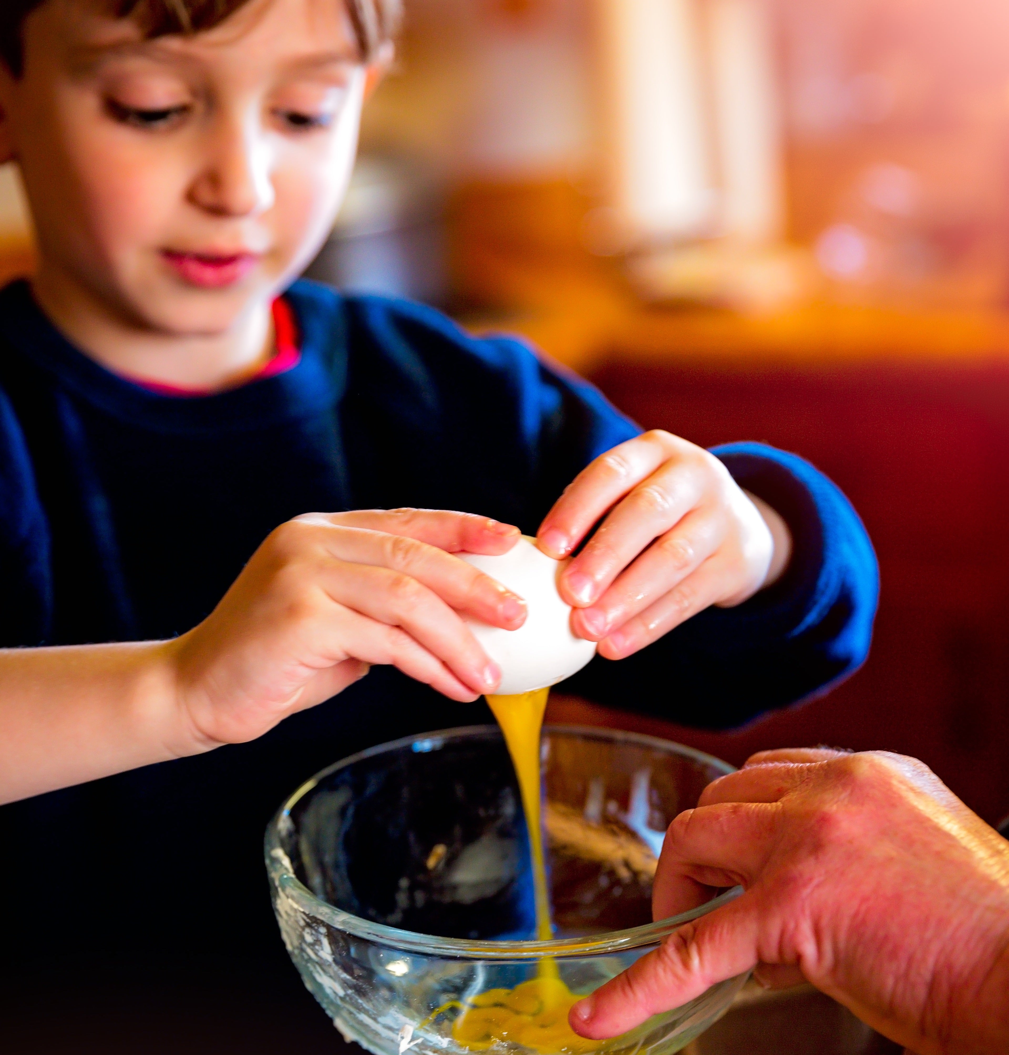 ¿A partir de qué edad puede un niño aprender a cocinar?